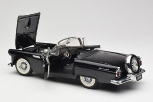 Ford Thunderbird Cabriolet Schwarz Revell 1:18 8818-M1 Druckguss — Bild 5 von 8