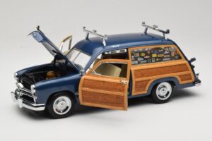Ford Woody Station Wagon Bayview Blue Surf Shop Motor City 1:18 60002 Druckguss — Bild 2 von 8