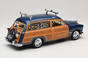 Ford Woody Station Wagon Bayview Blue Surf Shop Motor City 1:18 60002 Druckguss — Bild 3 von 8