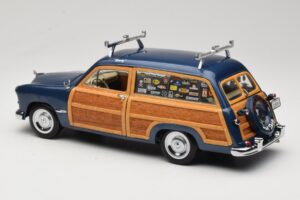 Ford Woody Station Wagon Bayview Blue Surf Shop Motor City 1:18 60002 Druckguss — Bild 7 von 8