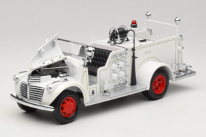 GMC Feuerwehrauto Weiß Road Signature 1:18 20068 Druckguss — Bild 2 von 9