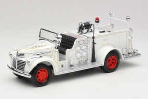 GMC Feuerwehrauto Weiß Road Signature 1:18 20068 Druckguss