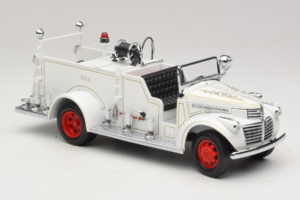 GMC Feuerwehrauto Weiß Road Signature 1:18 20068 Druckguss — Bild 6 von 9