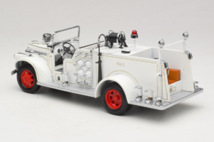 GMC Feuerwehrauto Weiß Road Signature 1:18 20068 Druckguss — Bild 7 von 9