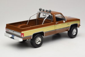 GMC K-2500 Sierra Grande Braun GreenLight 1:18 13560 Druckguss — Bild 3 von 8
