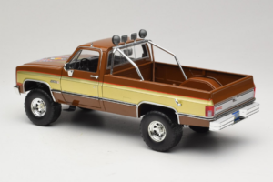 GMC K-2500 Sierra Grande Braun GreenLight 1:18 13560 Druckguss — Bild 7 von 8