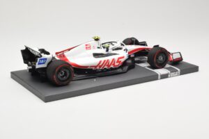 Haas VF-22 #47 M. Schumacher Bahrain GP 2022 Minichamps 1:18 117220147 Druckguss — Bild 3 von 6