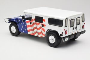 Hummer H1 AM General Gore-Lieberman Humvee America Exoto 1:18 1807 Druckguss — Bild 7 von 8