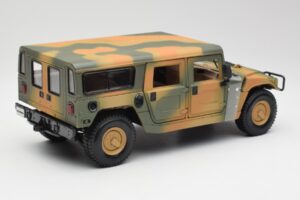 Hummer H1 Station Wagon Military Maisto 1:18 56049 Druckguss — Bild 3 von 8