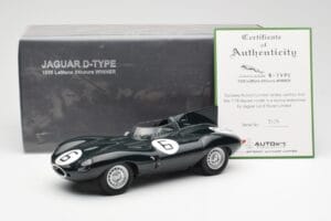 Jaguar D-Type #6 M. Hawthorn / I. Bueb Team Jaguar Cars Ltd 24 Hours of Le Mans 1955 AUTOart 1:18 85586 Druckguss — Bild 6 von 6