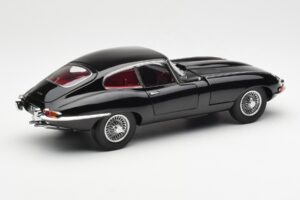 Jaguar E-Type 3.8 Series 1 Schwarz Kyosho 1:18 08954BK Druckguss — Bild 3 von 8