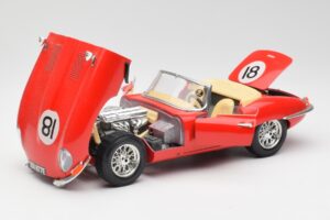 Jaguar E-Type Cabriolet Rot Bburago 1:18 3016 Druckguss — Bild 2 von 8