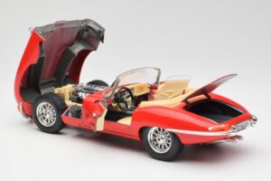 Jaguar E-Type Cabriolet Rot Bburago 1:18 3016 Druckguss — Bild 5 von 8