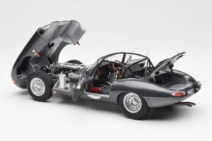 Jaguar E-Type Series 1 Coupe Lightweight Dunkelgrau AUTOart 1:18 73647 Druckguss — Bild 5 von 8