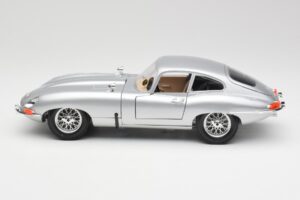 Jaguar E-Type Series 1 Silber Bburago 1:18 3018-M2 Druckguss — Bild 4 von 8