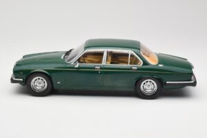 Jaguar XJ Series III Dunkelgrün MCG 1:18 MCG18175 Druckguss — Bild 3 von 6