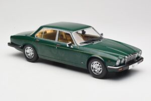 Jaguar XJ Series III Dunkelgrün MCG 1:18 MCG18175 Druckguss — Bild 4 von 6