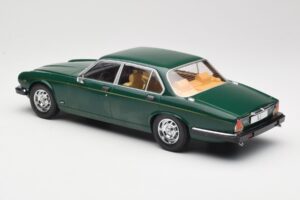 Jaguar XJ Series III Dunkelgrün MCG 1:18 MCG18175 Druckguss — Bild 5 von 6