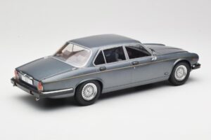 Jaguar XJ Series III Metallic Grey MCG 1:18 MCG18177 Druckguss — Bild 2 von 6