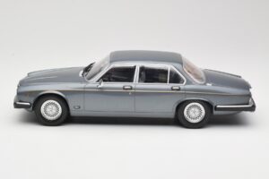 Jaguar XJ Series III Metallic Grey MCG 1:18 MCG18177 Druckguss — Bild 3 von 6