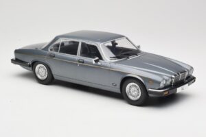 Jaguar XJ Series III Metallic Grey MCG 1:18 MCG18177 Druckguss — Bild 4 von 6