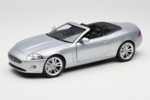 Jaguar XK X150 Cabriolet Silber Minichamps 1:18 153130533 Druckguss