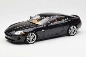 Jaguar XK-R X150 Midnight Schwarz AUTOart 1:18 73632 Druckguss