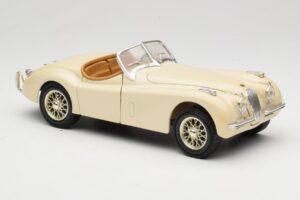 Jaguar XK120 Weiß Eduscho 1:18 7482-1HTH Druckguss — Bild 6 von 8