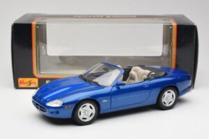 Jaguar XK8 X100 Cabriolet Azure Blau Maisto 1:18 50286 Druckguss — Bild 8 von 8