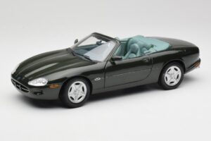 Jaguar XK8 X100 Cabriolet British Racing Grün Maisto 1:18 50285 Druckguss