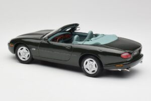 Jaguar XK8 X100 Cabriolet British Racing Grün Maisto 1:18 50285 Druckguss — Bild 7 von 8