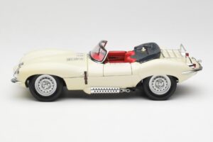 Jaguar XKSS Creme AUTOart 1:18 73512 Druckguss — Bild 4 von 8