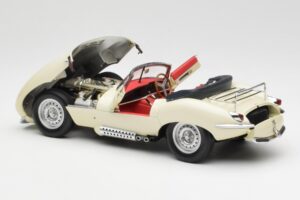 Jaguar XKSS Creme AUTOart 1:18 73512 Druckguss — Bild 5 von 8