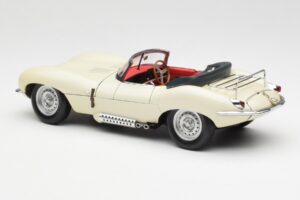 Jaguar XKSS Creme AUTOart 1:18 73512 Druckguss — Bild 7 von 8