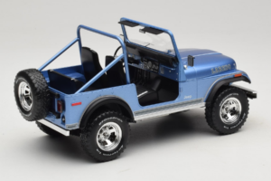 Jeep CJ-7 Laredo Blau MCG 1:18 MCG18553 Druckguss — Bild 2 von 6