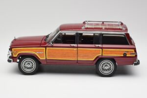 Jeep Grand Wagoneer Classic Rot AUTOart 1:18 74002 Druckguss — Bild 4 von 8