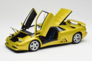 Lamborghini Diablo SE30 Anniversary Edition Gelb Spyder AUTOart 1:18 79157 Druckguss — Bild 2 von 8