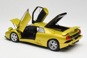 Lamborghini Diablo SE30 Anniversary Edition Gelb Spyder AUTOart 1:18 79157 Druckguss — Bild 5 von 8