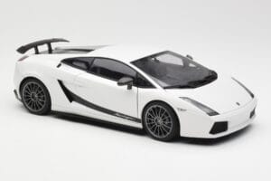 Lamborghini Gallardo Superleggera Monocerus Metallic Weiß AUTOart 1:18 74585 Druckguss — Bild 6 von 8