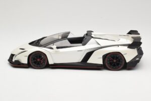 Lamborghini Veneno Roadster Weiß Mit Roter Linie Kyosho 1:18 C09502W Druckguss — Bild 3 von 6