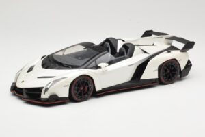 Lamborghini Veneno Roadster Weiß Mit Roter Linie Kyosho 1:18 C09502W Druckguss