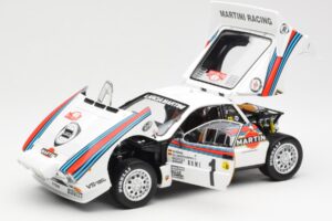 Lancia 037 Martini #1 W. Rohrl / C. Geistdorfer Winner Rally Monte Carlo 1983 Nacht-Version Kyosho 1:18 08306A Druckguss — Bild 2 von 8