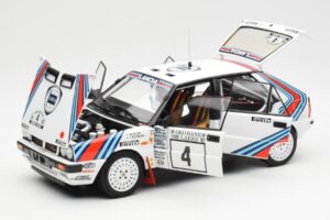 Lancia Delta HF 4WD #4 M. Alen / I. Kivimaki Martini Rally 1000 Lakes 1987 Kyosho 1:18 08960B Druckguss — Bild 2 von 8