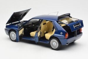 Lancia Delta HF Integrale Evo II Blau Kyosho 1:18 08341BL Druckguss — Bild 5 von 8