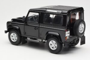 Land Rover Defender 90 Santorini Schwarz Metallic Kyosho 1:18 08901BK Druckguss — Bild 7 von 8