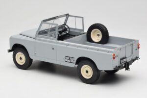 Land Rover Series II 109 Pickup Grau MCG 1:18 MCG18092 Druckguss — Bild 5 von 6