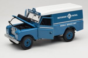 Land Rover Series III 109 Soft Top Motorway Patrol Blau Eagles Race 1:18 4403 Druckguss — Bild 2 von 8