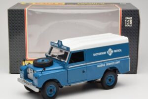 Land Rover Series III 109 Soft Top Motorway Patrol Blau Eagles Race 1:18 4403 Druckguss — Bild 8 von 8