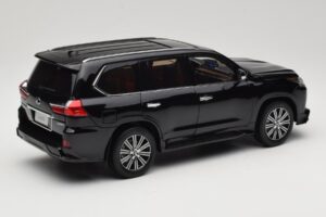 Lexus LX570 J200 Schwarz LCD 1:18 LCD18010-BL Druckguss — Bild 3 von 8