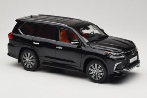 Lexus LX570 J200 Schwarz LCD 1:18 LCD18010-BL Druckguss — Bild 6 von 8